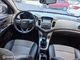 Фото 8 - Chevrolet Cruze
