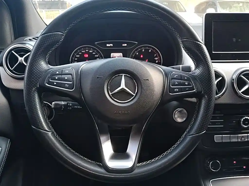 Mercedes-Benz B-Class 2015 B 200 Dynamic фото 11