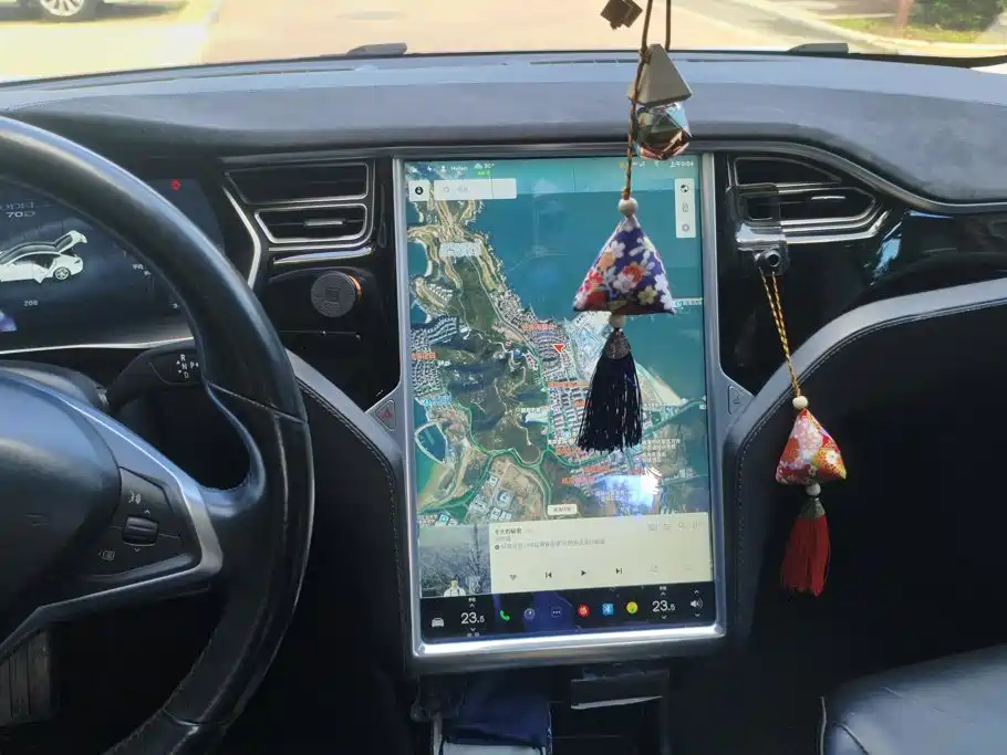 Tesla Model S 2015 2015 Model S 70D