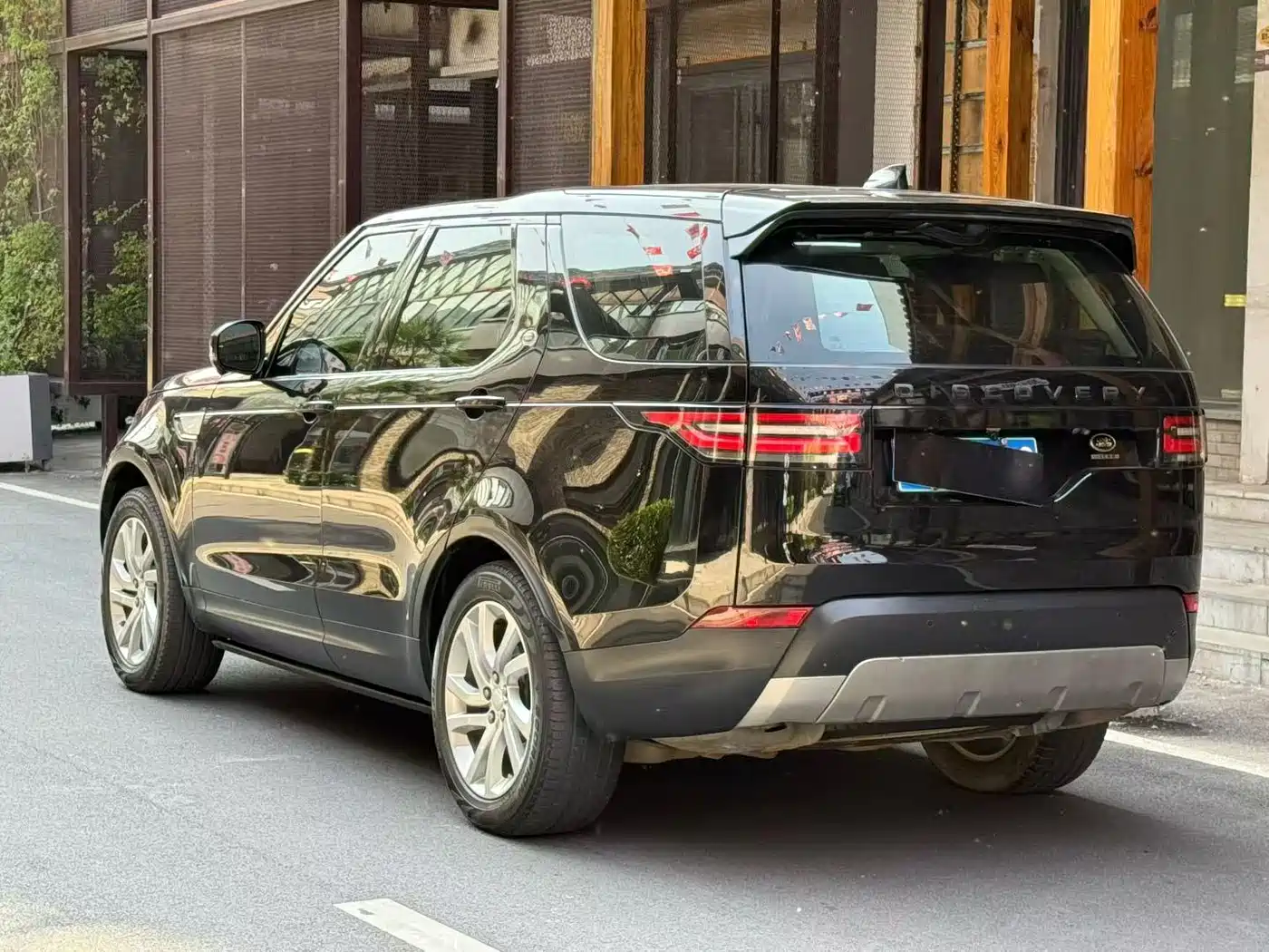 Land Rover Discovery 2017 3.0 SC V6 HSE фото 9