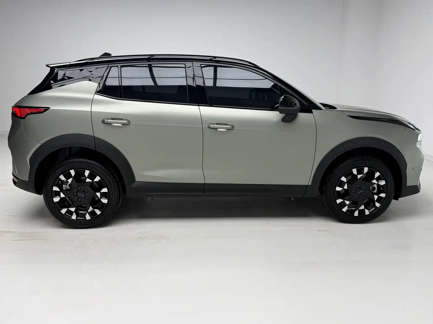 Lynk & Co 06 2026 Relive 1.5T Ultra фото 7