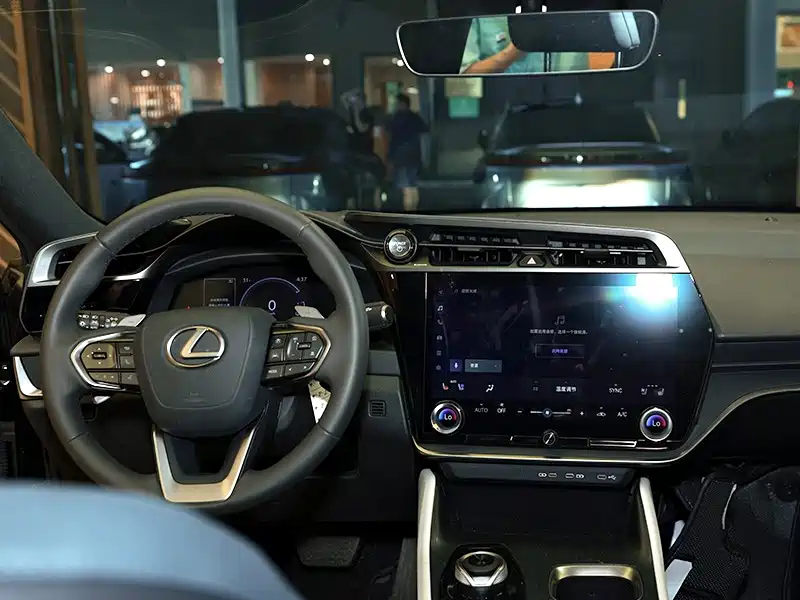 Фото 5 - Lexus RZ