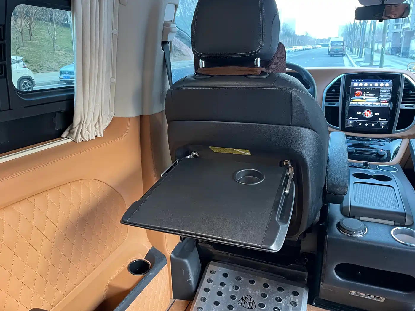 Mercedes-Benz Vito 2020 2.0T Elite Edition (7-seater) фото 12