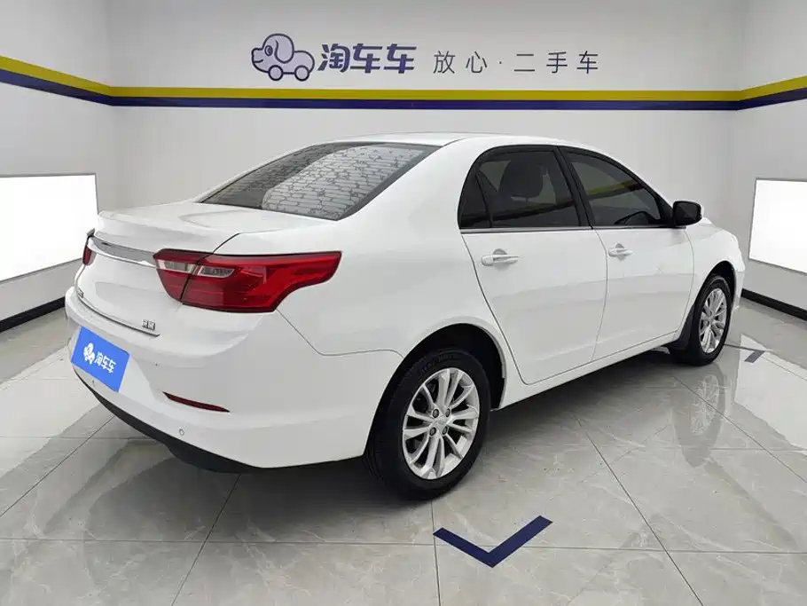 Фото 3 - Geely Vision