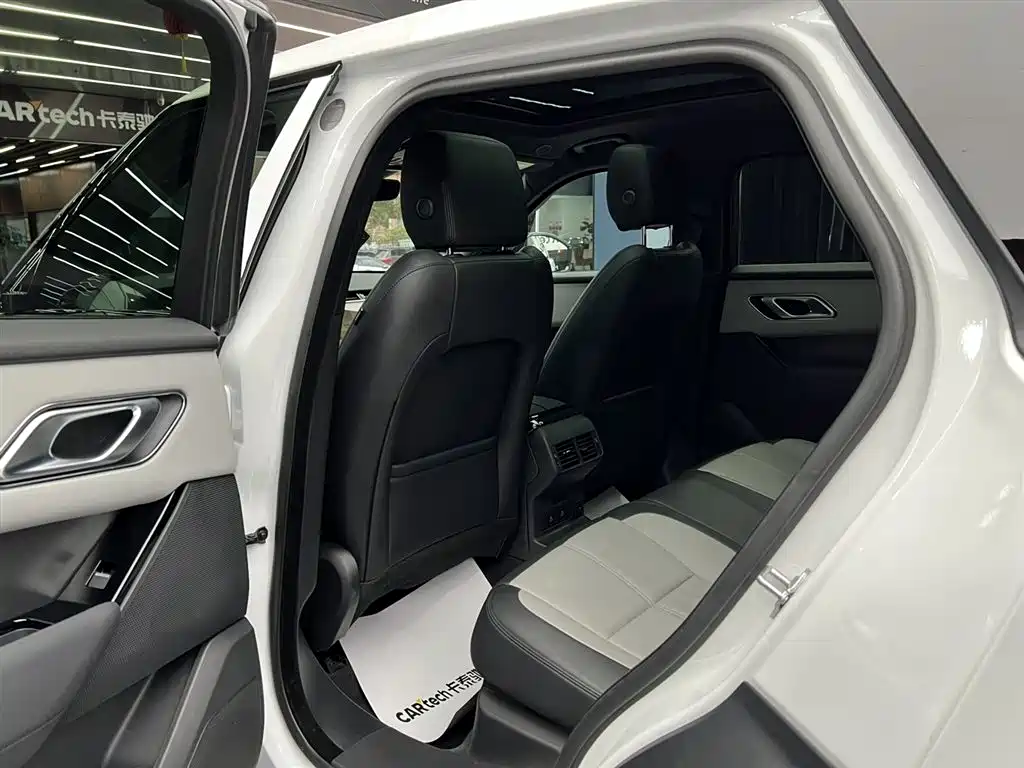 Land Rover Range Rover Velar 2024 Dynamic SE фото 27