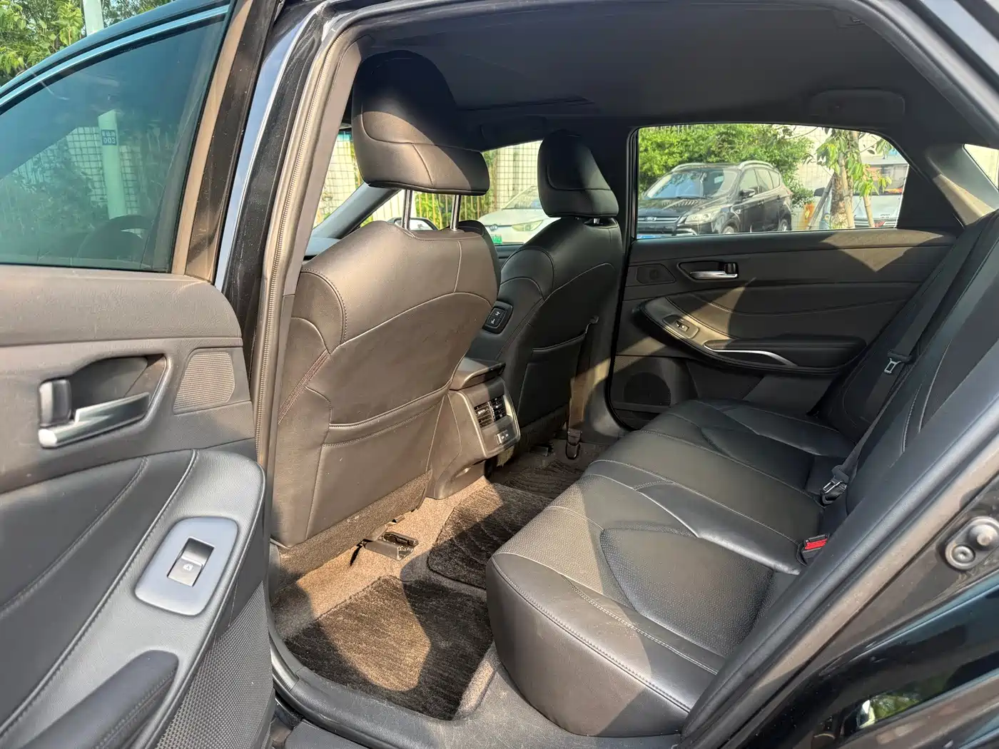 Photo 8 - Toyota Avalon