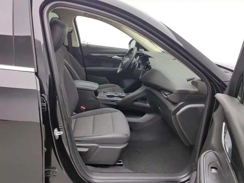 Photo 23 - Buick Envision S