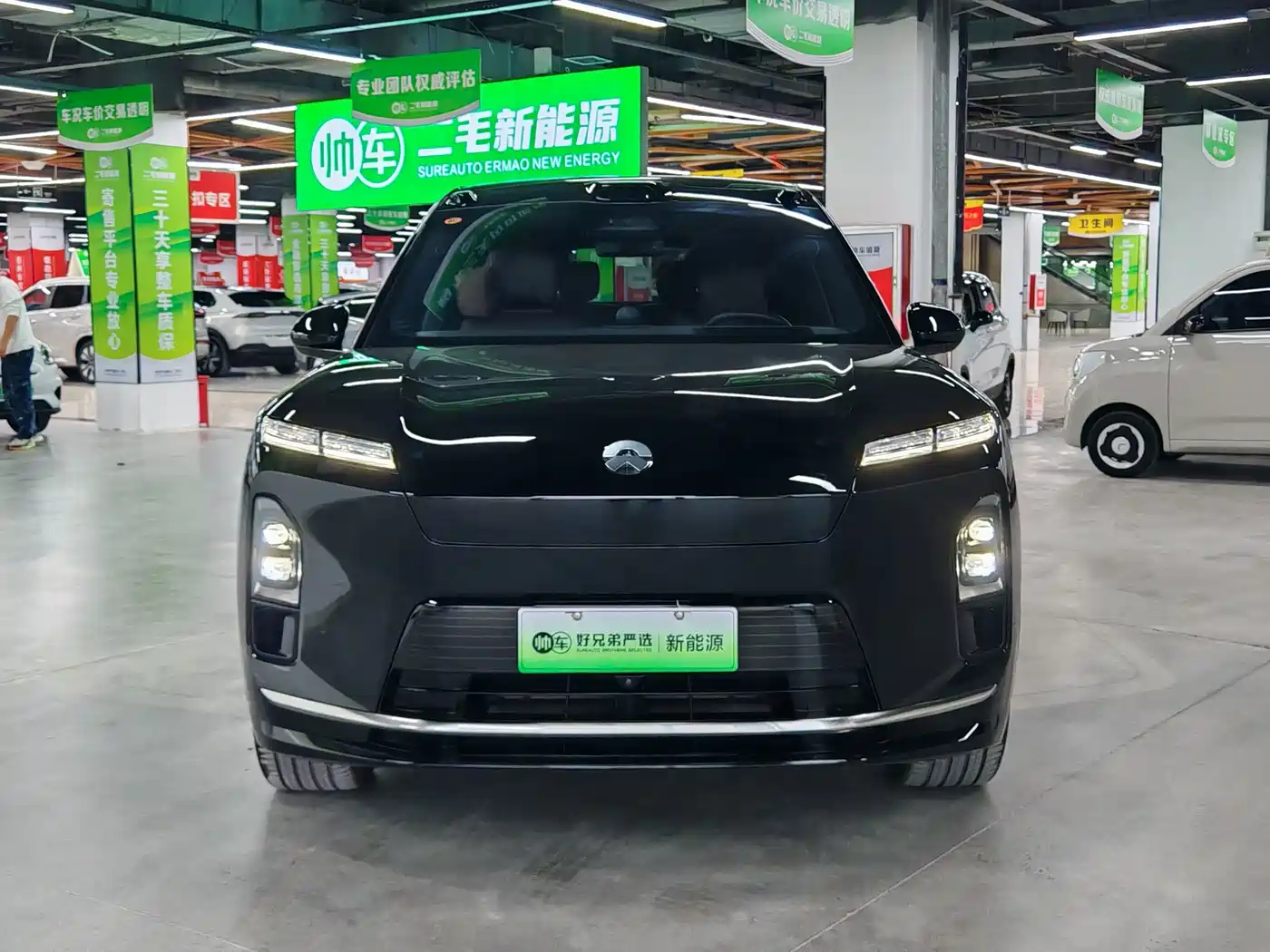 NIO ES8 2026 2025 Model 6-Seat Executive Luxury Edition