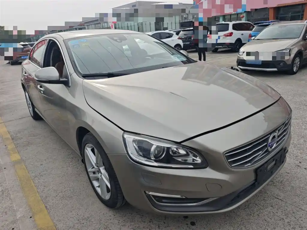 Фото 4 - Volvo S60