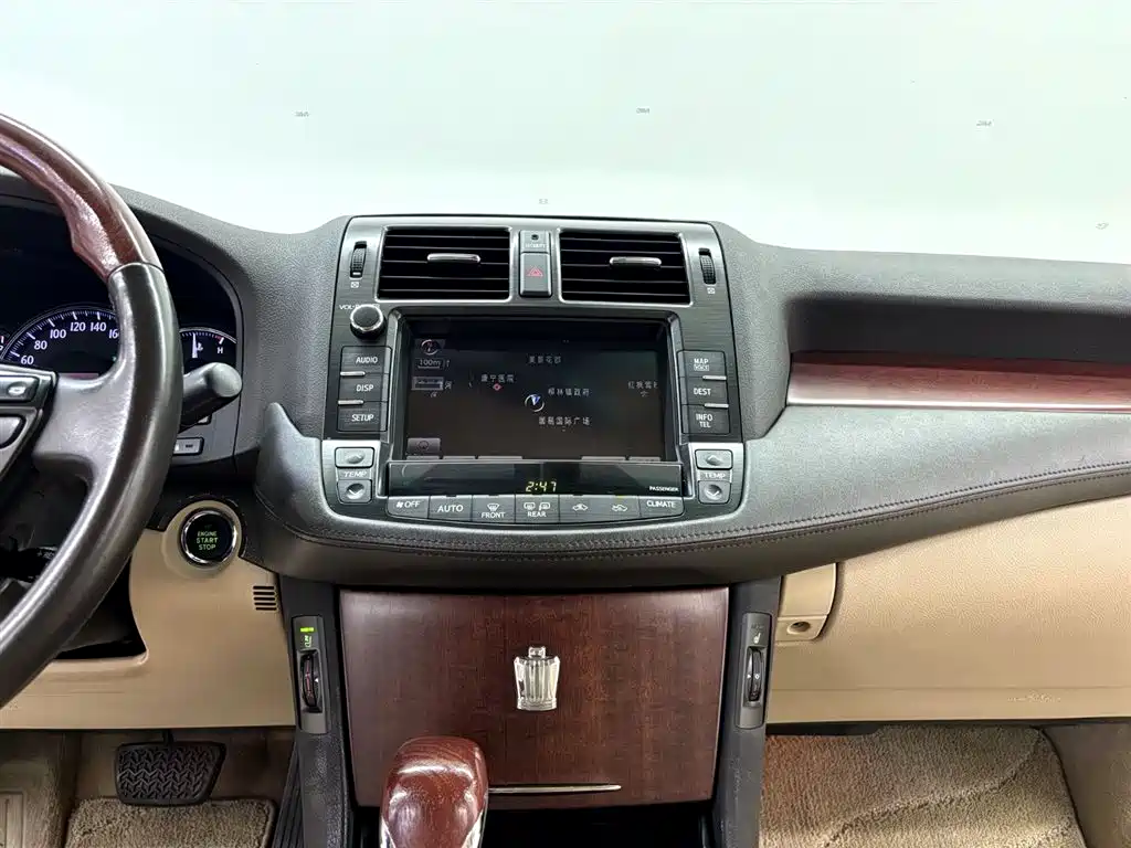 Toyota Crown 2010 4.3L Royal Saloon VIP фото 15