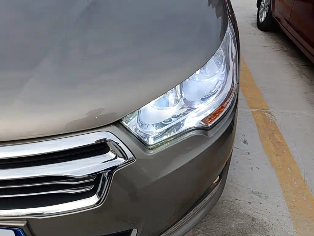 Фото 24 - Citroën C4L
