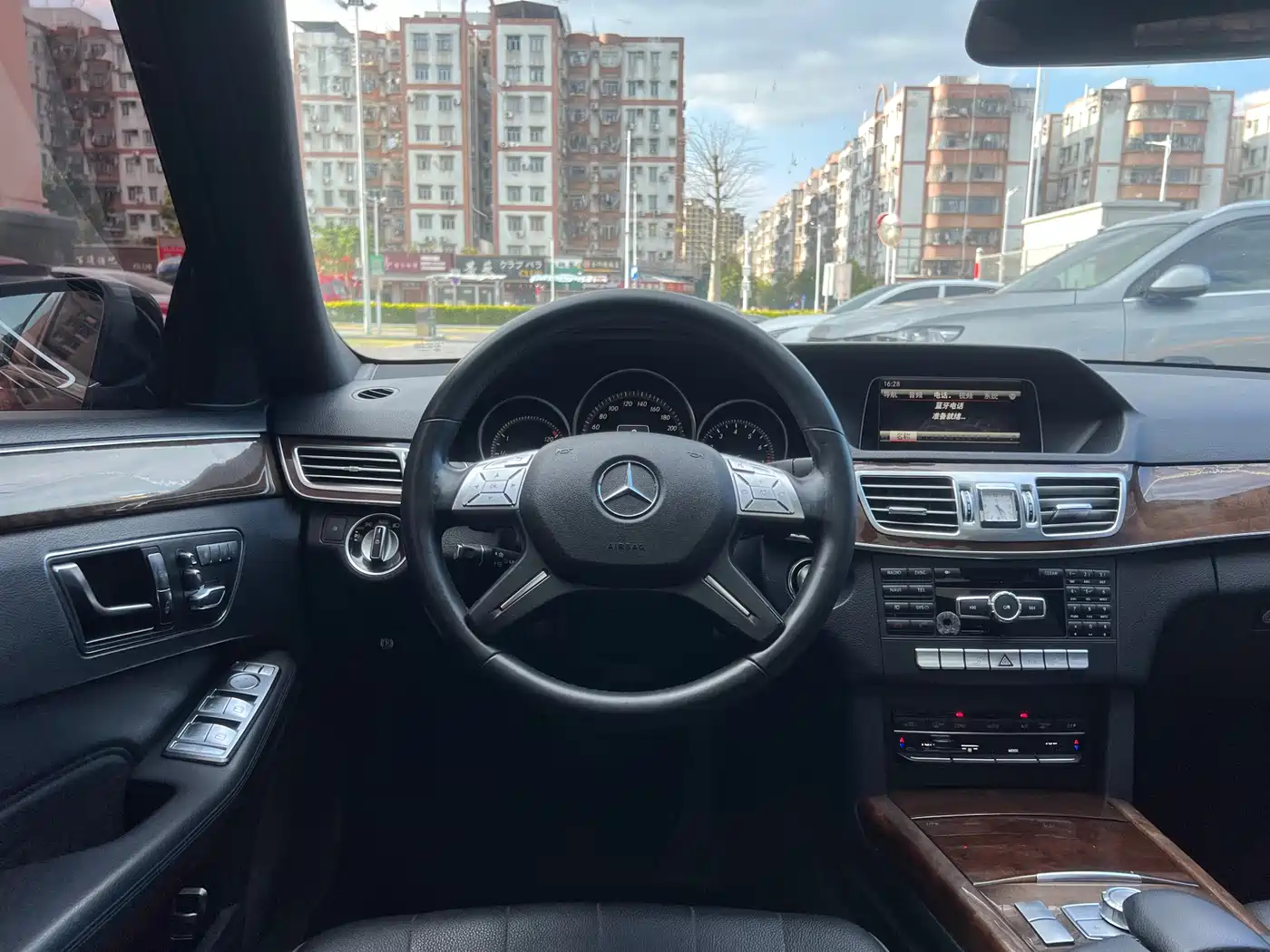 Mercedes-Benz E-Class 2015 E 260 L фото 22