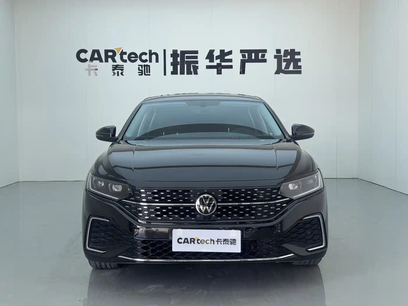 Фото 2 - Volkswagen Passat