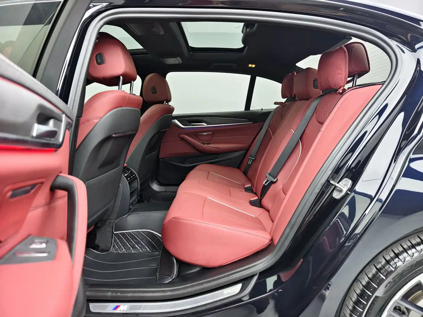 BMW 5 Series 2023 530Li Leading M Sport Package фото 7
