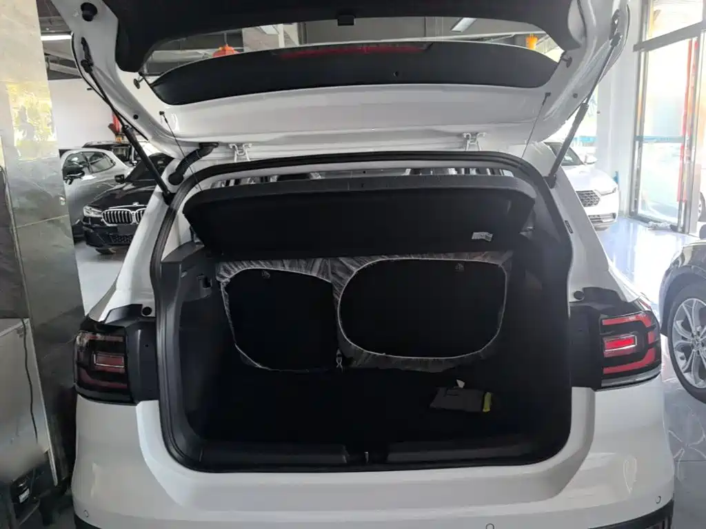 Volkswagen Tanying 2026 2023 Model 200TSI DSG Joy Smart Connect Edition