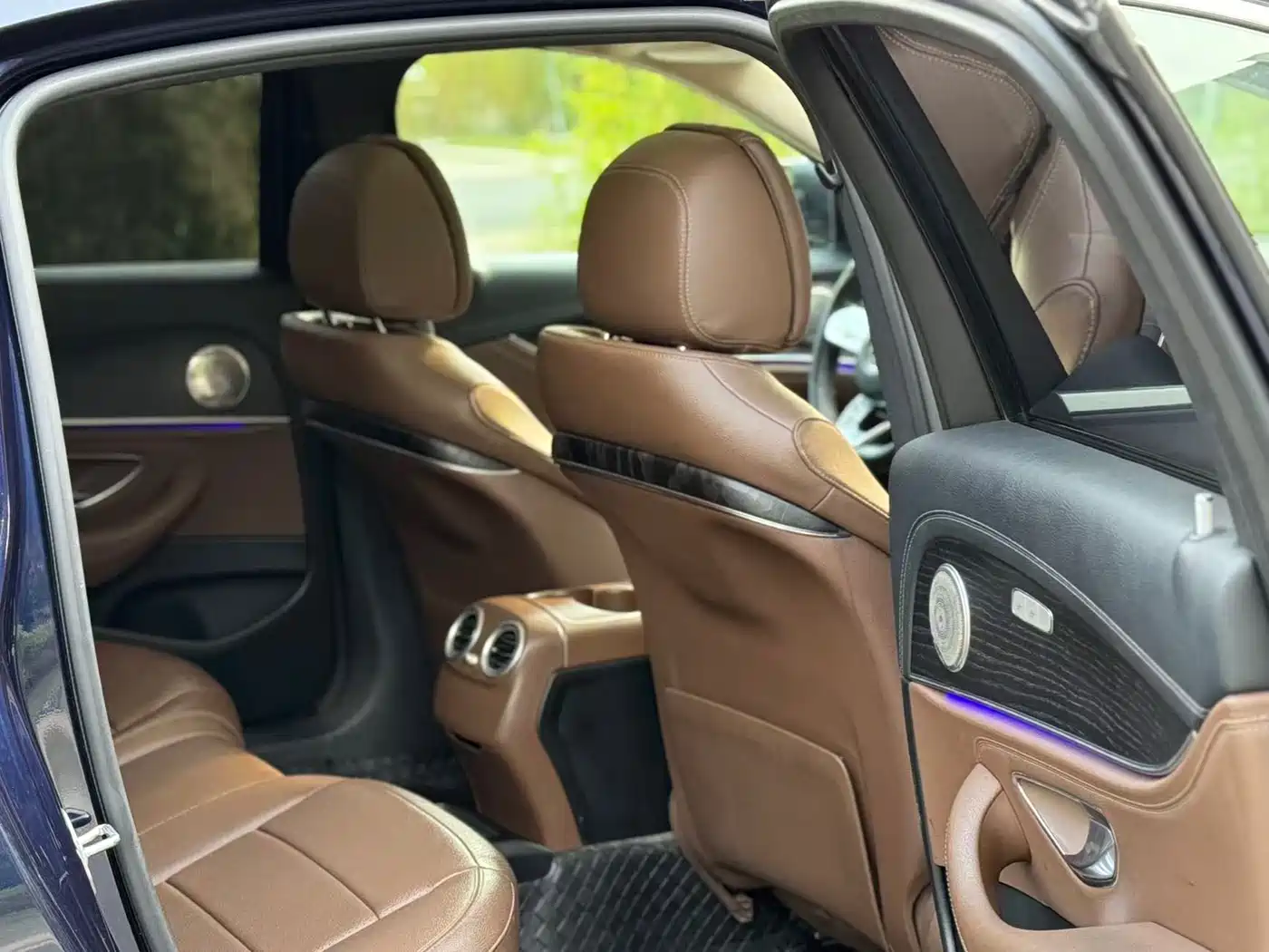 Mercedes-Benz E-Class 2020 Model E 260 L Sport фото 9