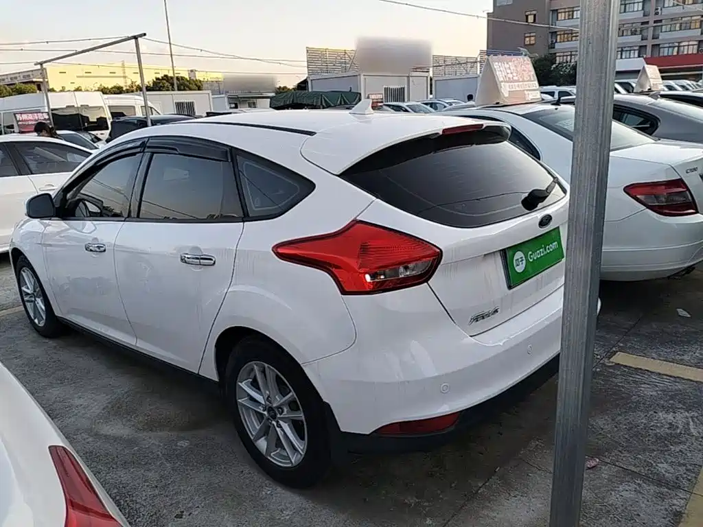 Фото 5 - Ford Focus