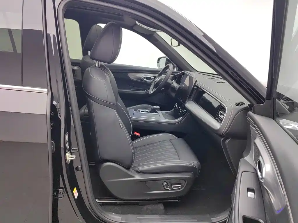 GAC Trumpchi GS8 2025 2025 Pilot Series 2.0TGDI 2WD Luxury Edition 5-seater