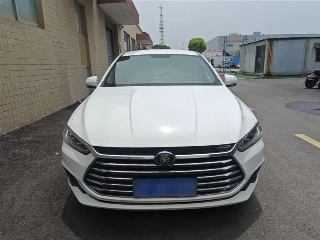 BYD Qin Pro 2018 1.5TI Automatic Smart Connected Fashion Edition фото 24