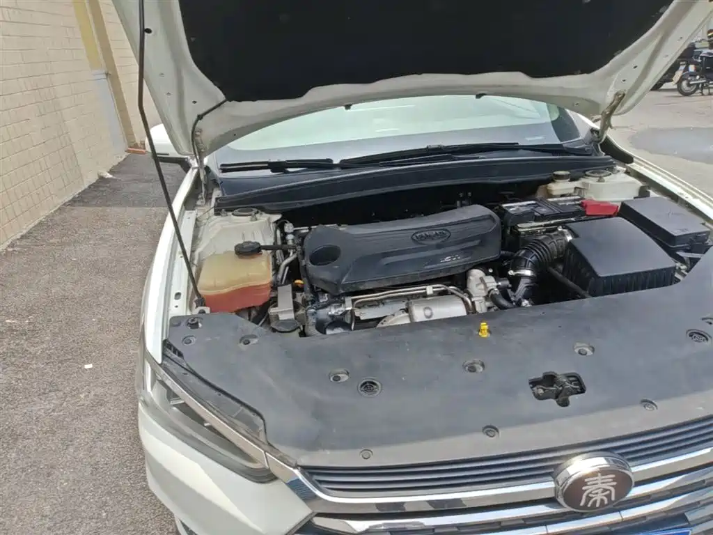 BYD Qin Pro 2018 1.5TI Automatic Smart Connected Fashion Edition фото 21