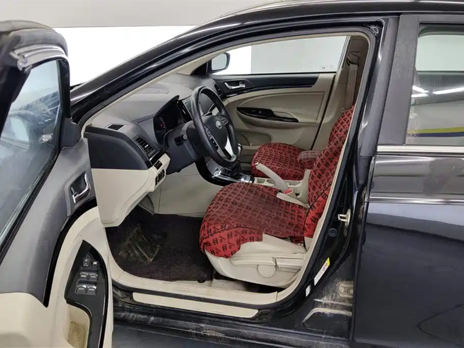 BYD Surui 2012 1.5L Manual Luxury фото 9