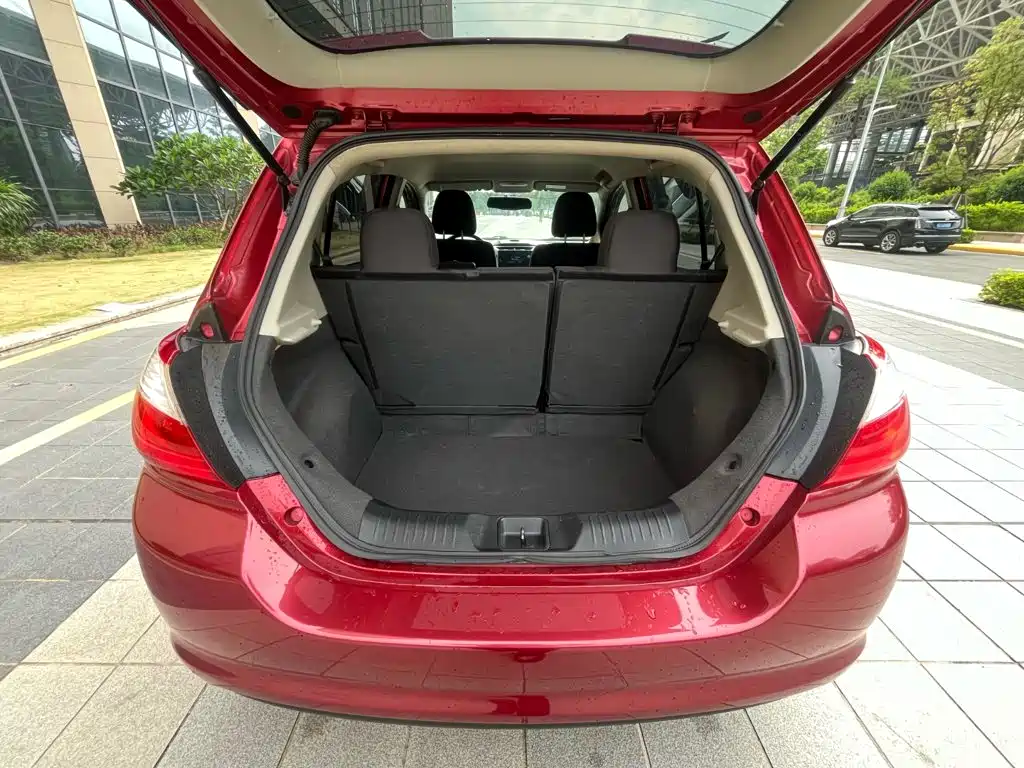 Venucia R50 2017 2016 Model 1.6L Automatic Elite Edition