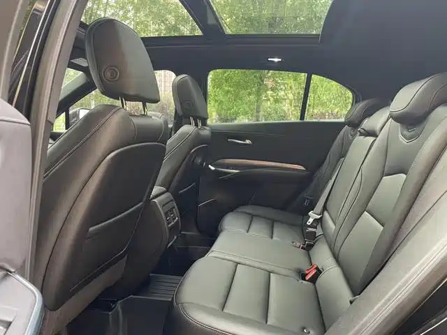 Cadillac XT4 2025 2024 28T 2WD Luxury