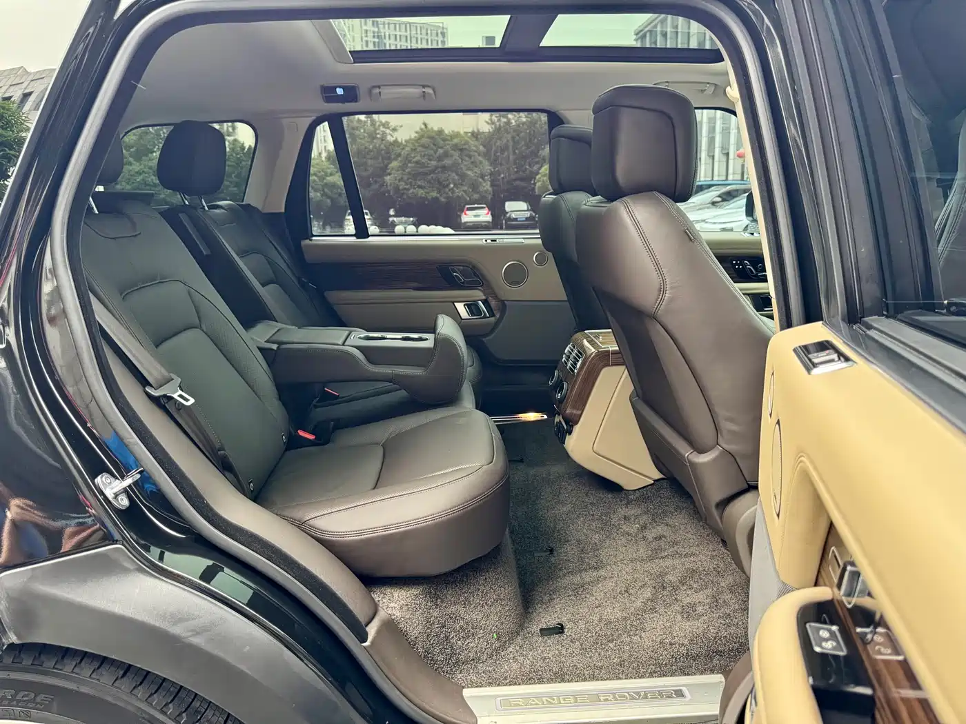 Land Rover Range Rover 2018 3.0 SC V6 Vogue Heritage Extended Edition фото 31