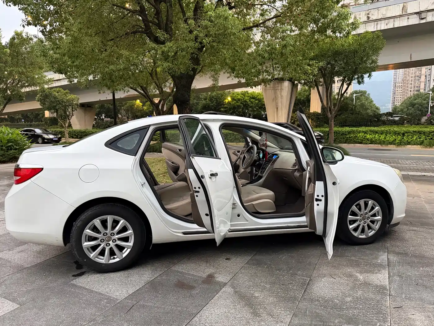 Фото 17 - Buick Excelle