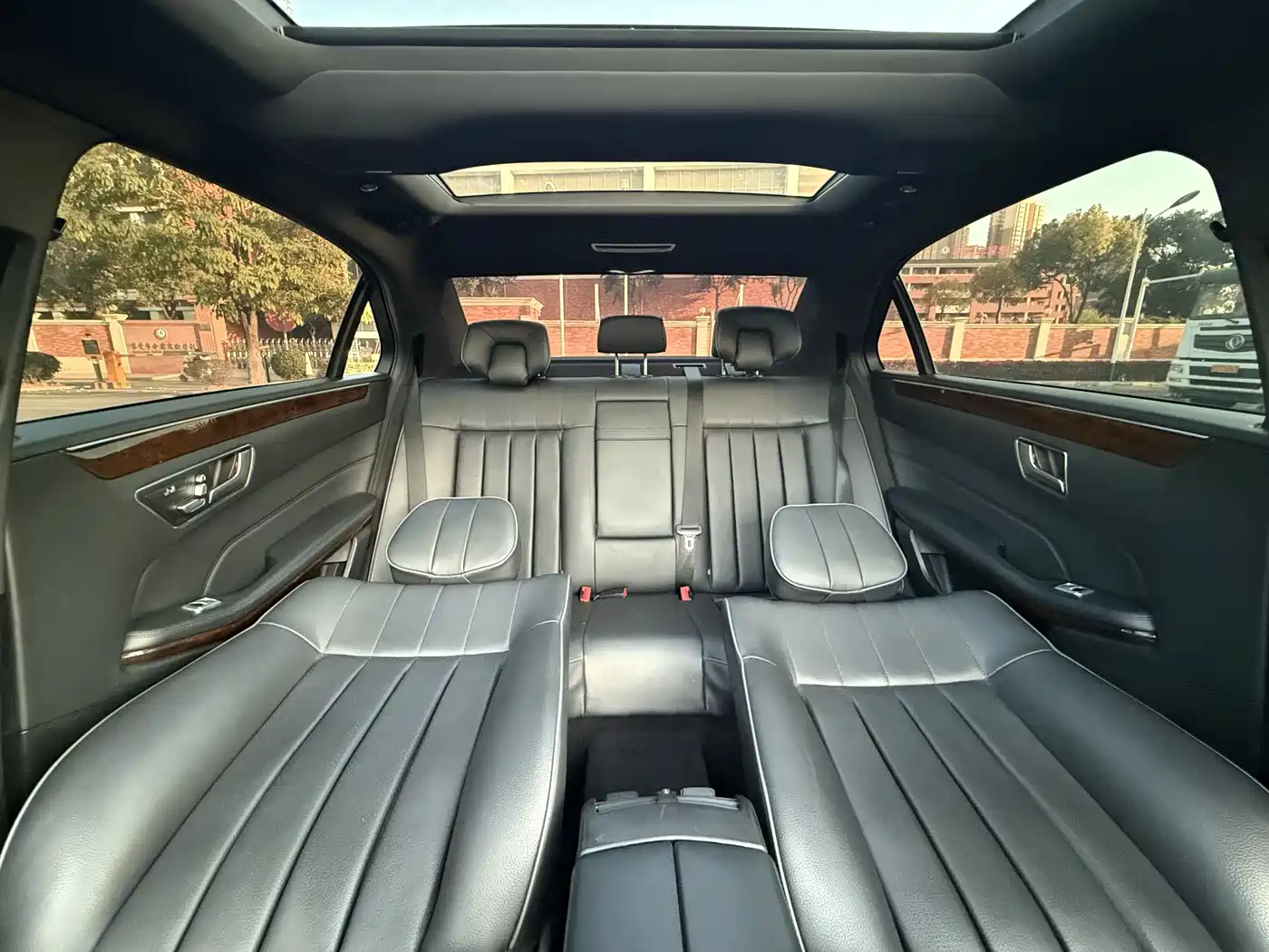 Mercedes-Benz E-Class 2015 E 260 L фото 23