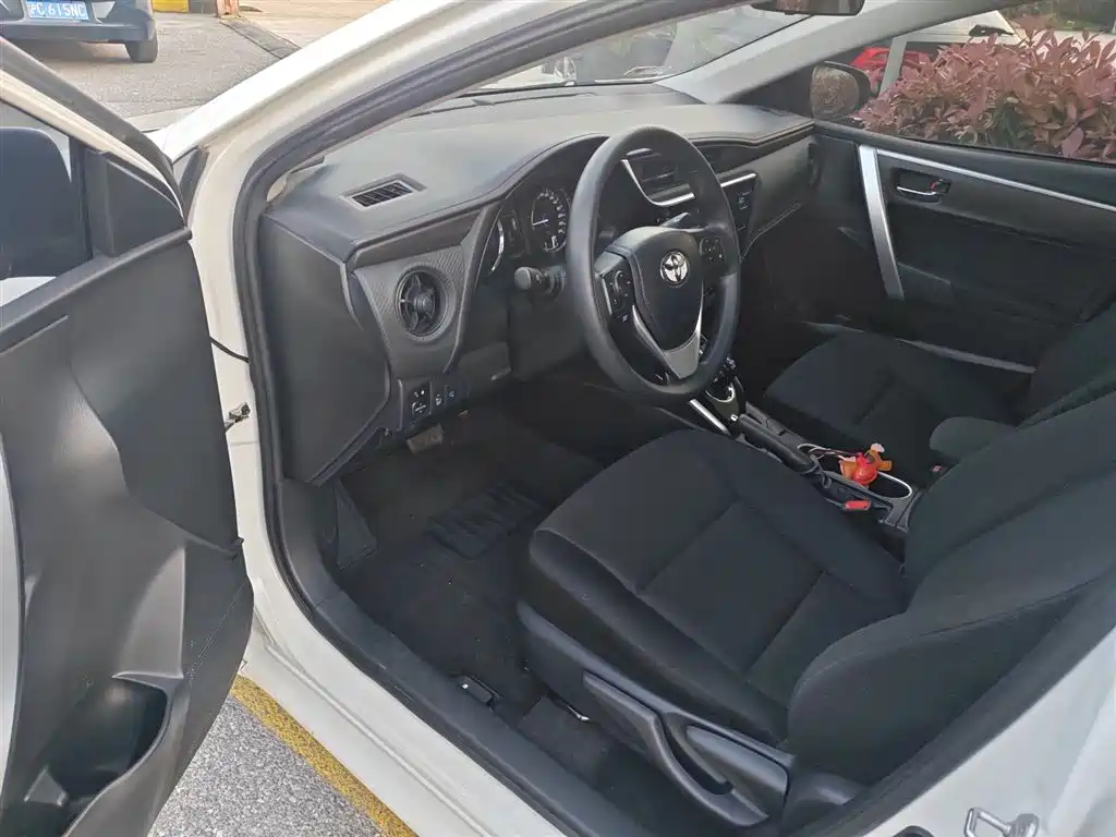 Toyota Levin Twin Engine E+ 2019 1.8PH GS E-CVT Elite Sunroof Edition фото 17