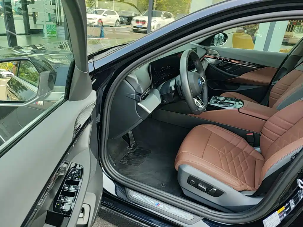 BMW i5 2025 2025 eDrive 40L M Sport Package