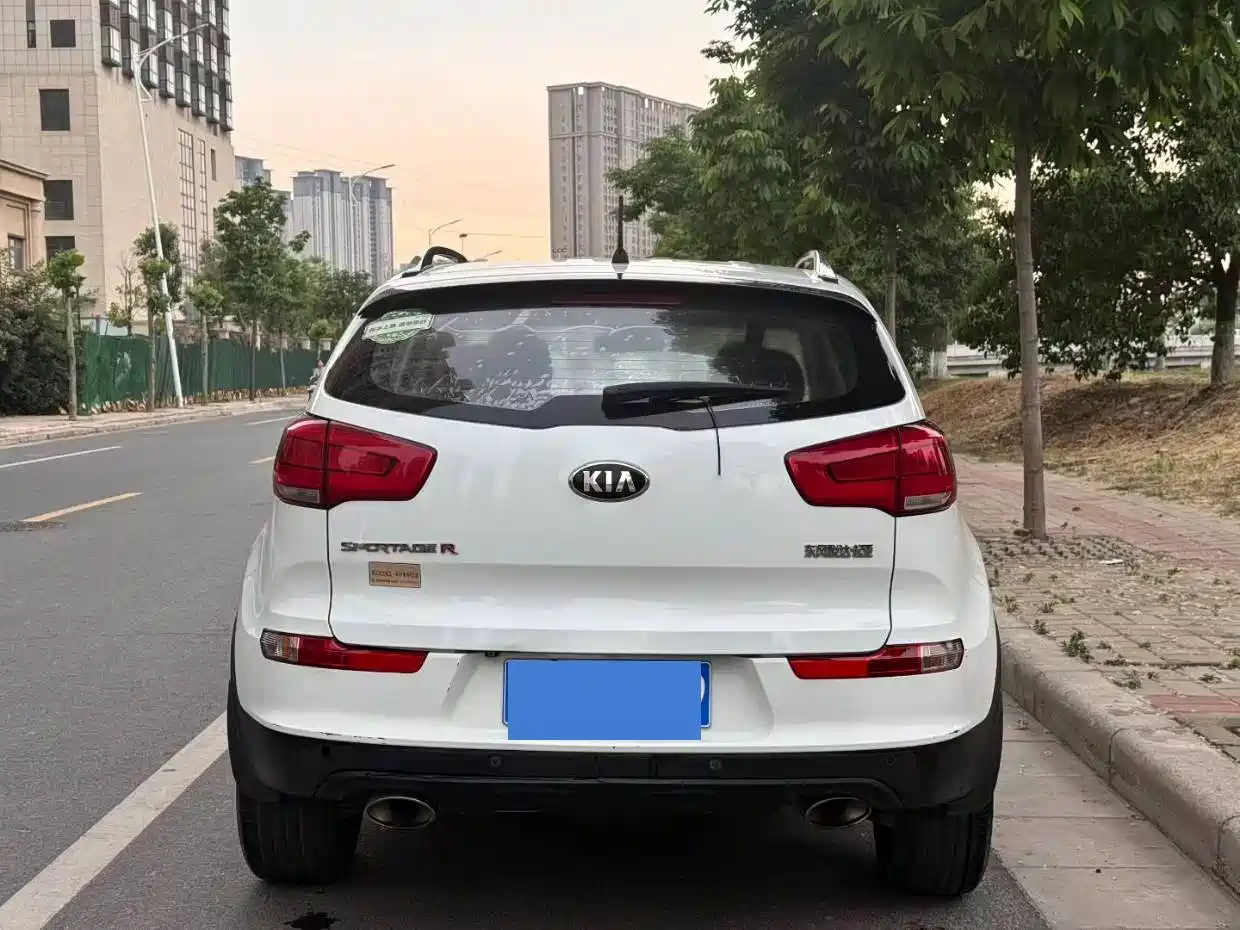 Kia Sportage 2016 2.0L Automatic 2WD GLS фото 8