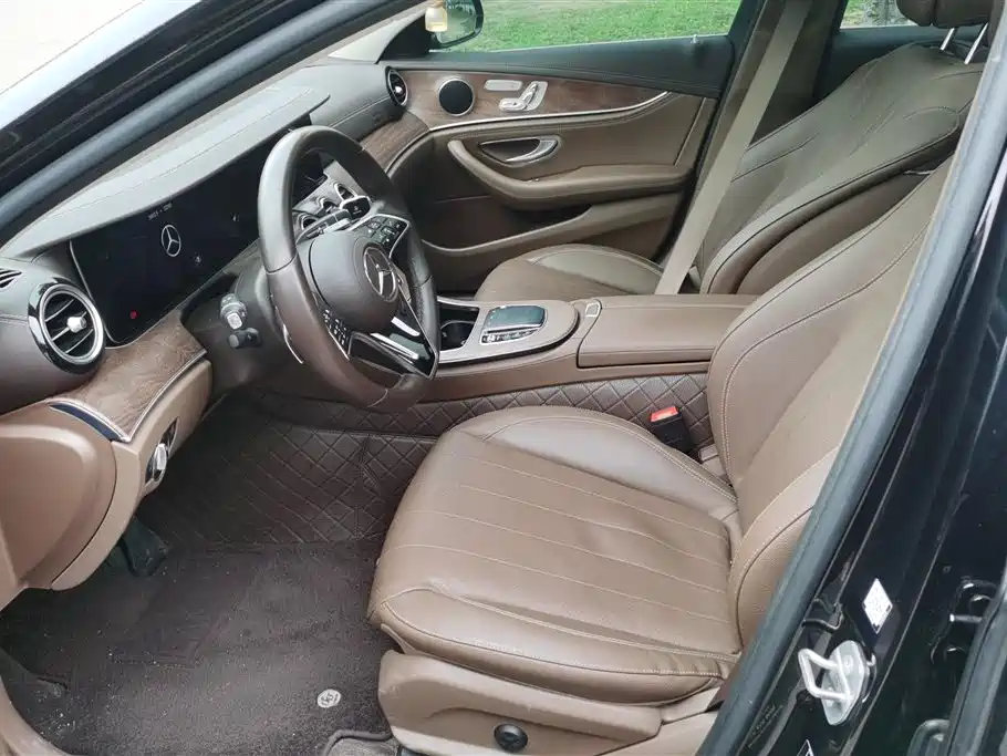Mercedes-Benz E-Class 2023 E 300 L Fashion фото 9