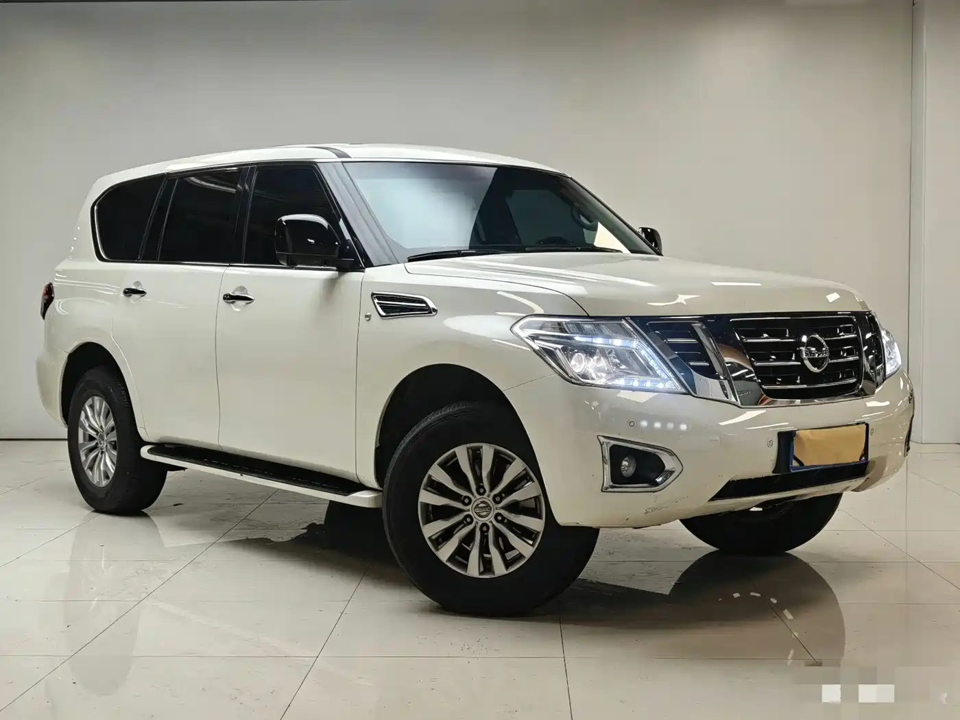 Nissan Patrol 2018 4.0L Leadership фото 3