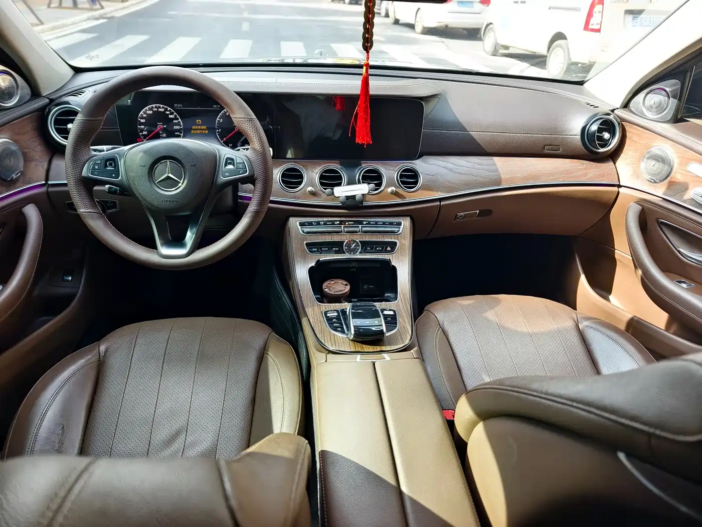 Mercedes-Benz E-Class 2016 E 300 L Fashion Type фото 5