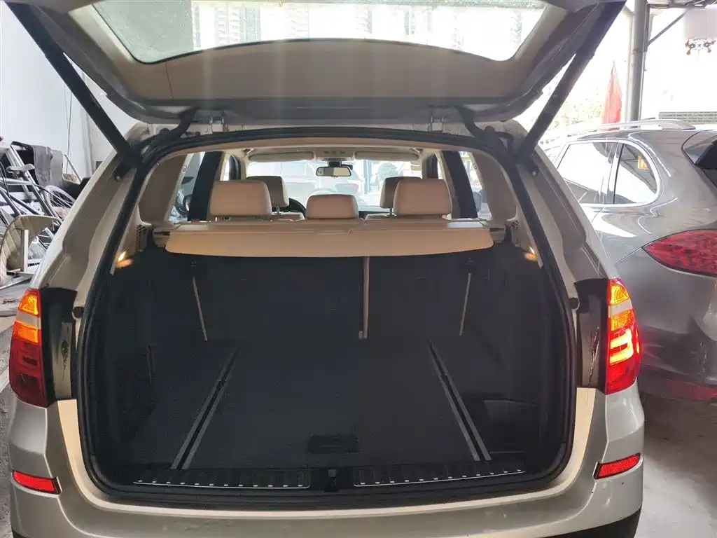 BMW X3 (Import) 2013 Facelift xDrive20i Luxury фото 9