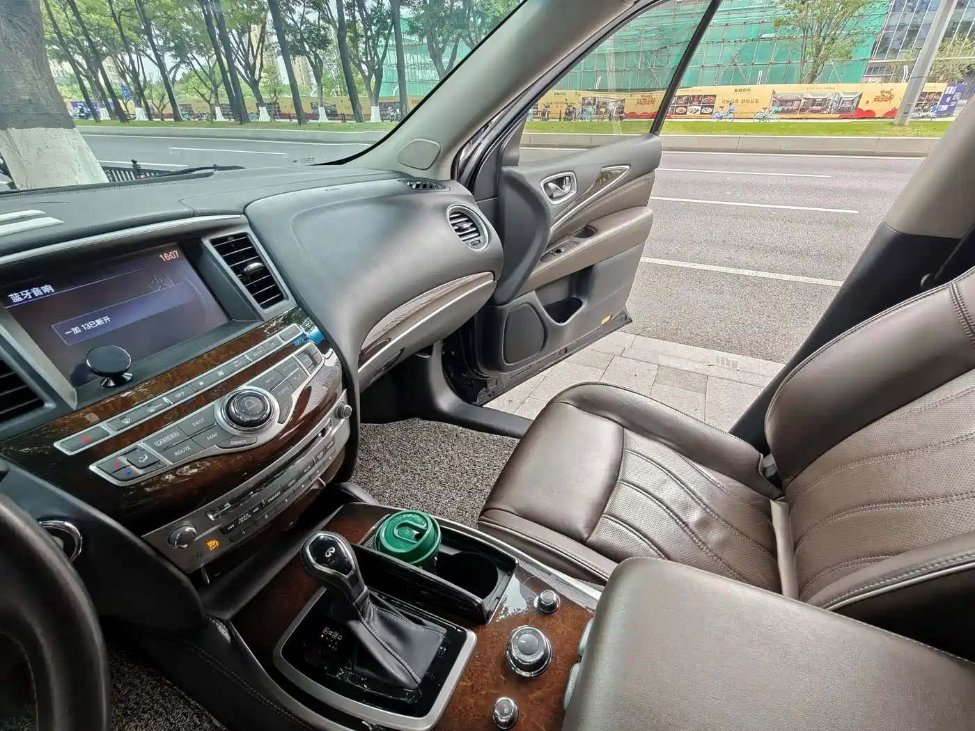 Infiniti QX60 (Import) 2018 2.5 S/C Hybrid FWD Champion Family Edition фото 14