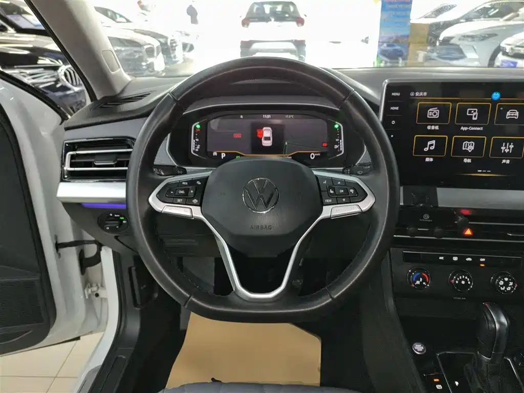 Volkswagen Lavida 2023 1.5L Auto Luxury Edition фото 11