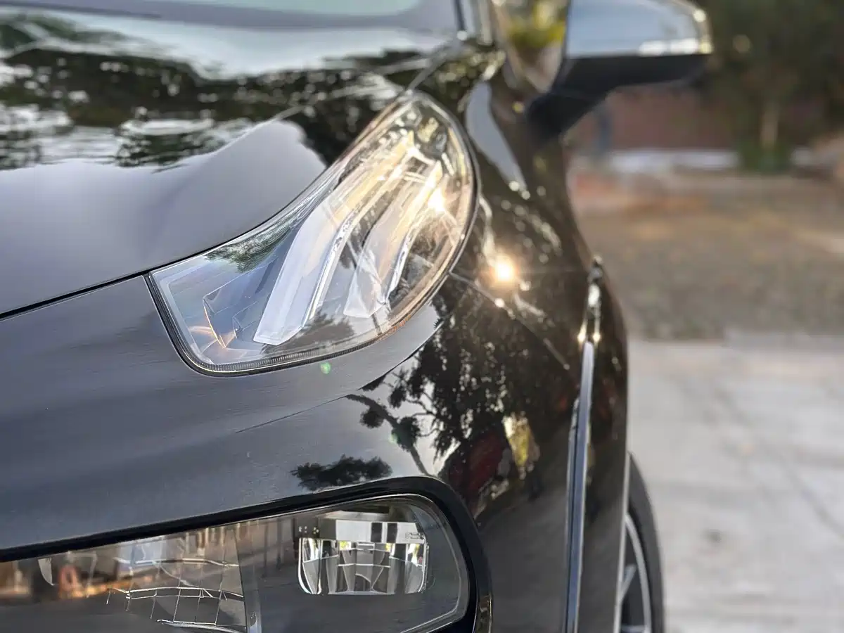 LYNK & CO. 02 HATCHBACK