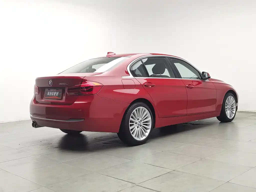 Photo 2 - BMW 3 Series