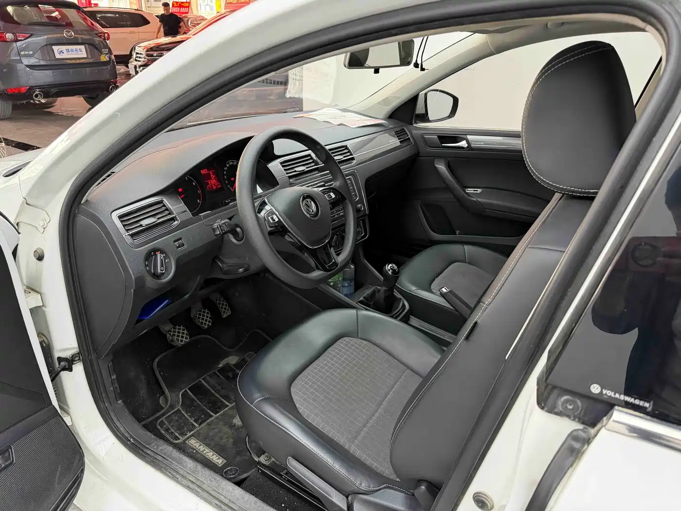 Volkswagen Santana 2016 1.6L Manual Comfort Edition фото 9