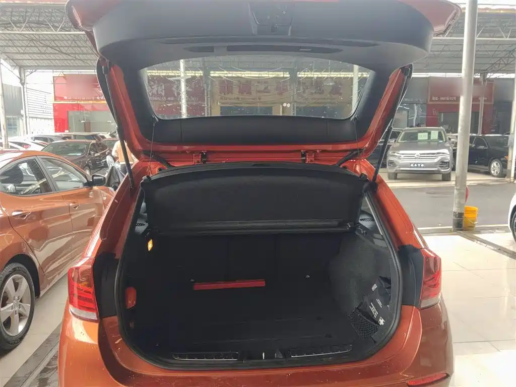 BMW X1 2015 Model sDrive18i Fashion Advanced Edition фото 19