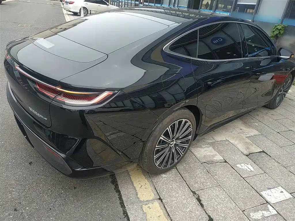 Geely Galaxy Galaxy Xingyao 8 2025 130km EM-P Starship Edition фото 5