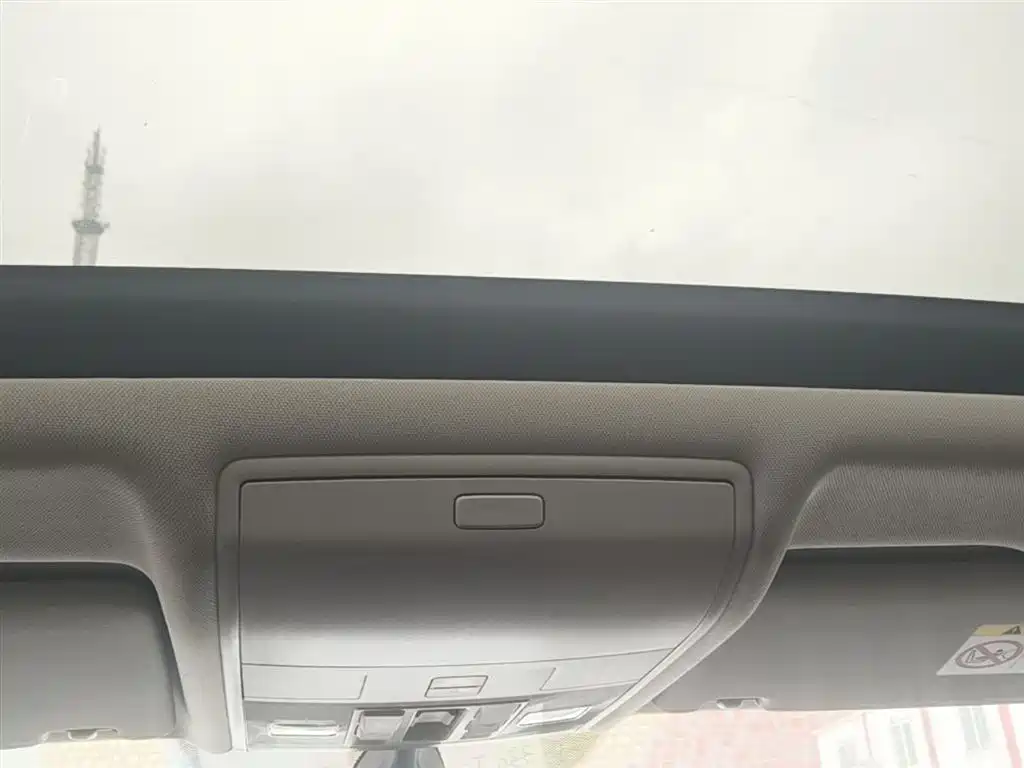 Volkswagen Tiguan L 2019 Facelift 330TSI Auto 2WD Smart Luxury China VI фото 18