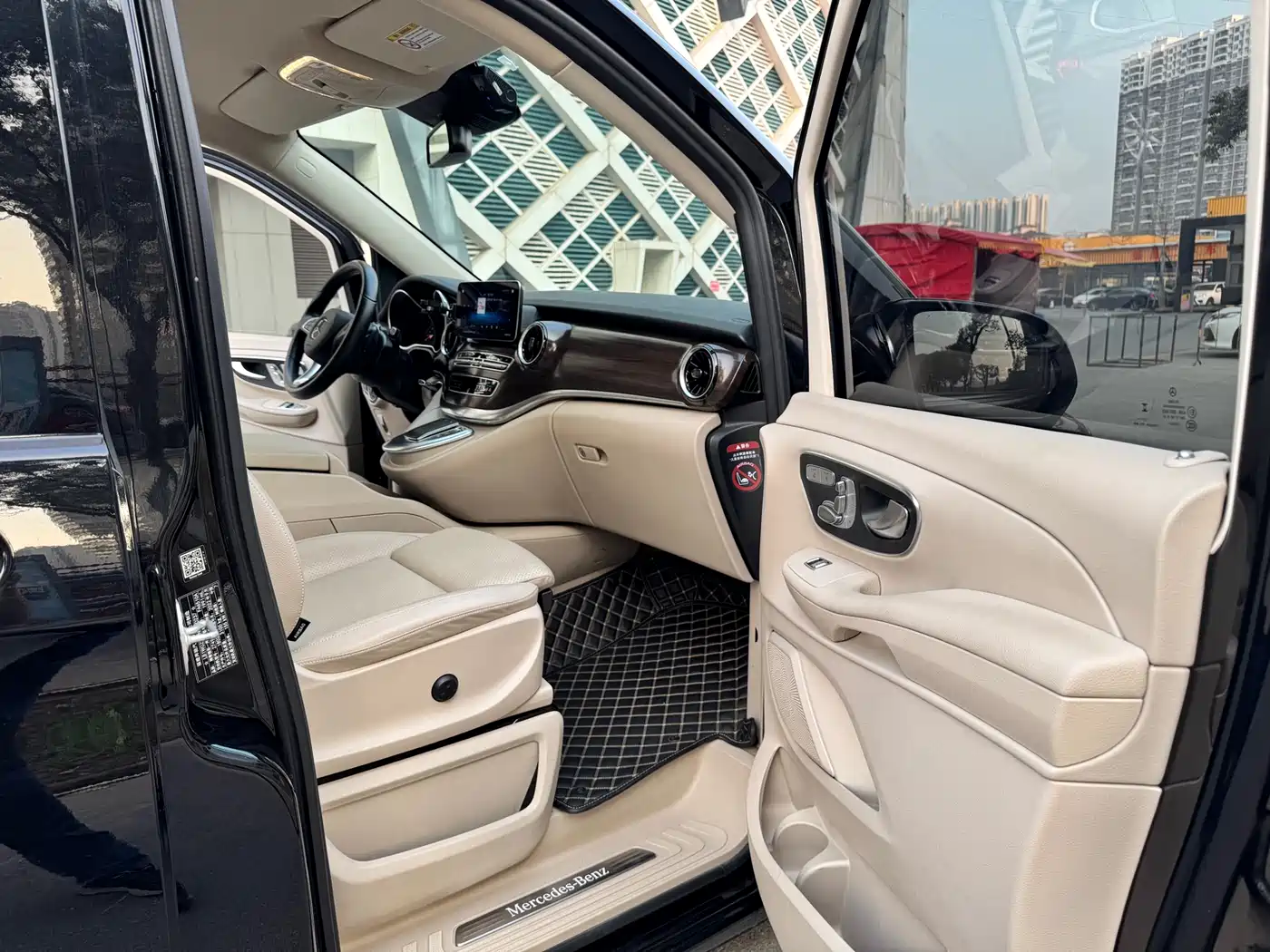 Mercedes-Benz V-Class 2022 V 260 Pilot Edition фото 7