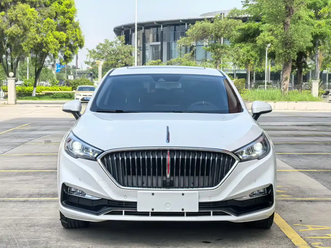 Hongqi H5 2020 1.8T Automatic Smart Connection Qi Enjoy Edition фото 2