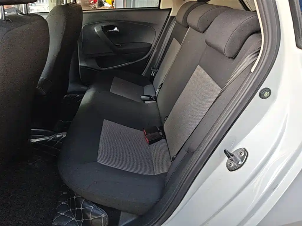 Volkswagen Polo 2018 1.5L Manual Safe Drive фото 17