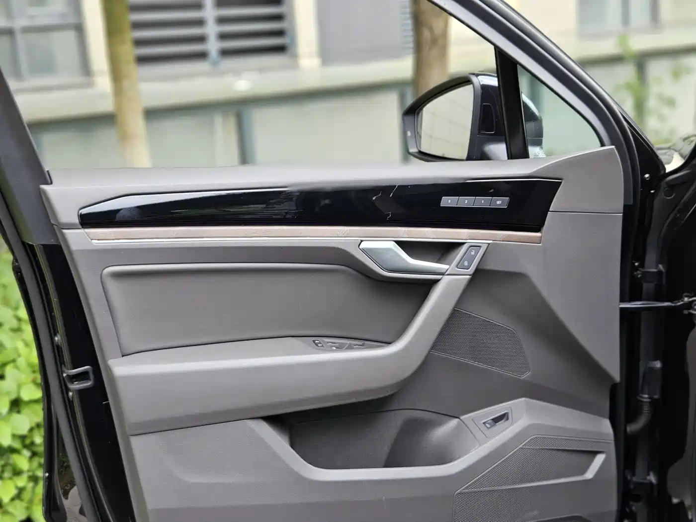 Volkswagen Touareg 2019 2017 3.0TSI Explorer Edition