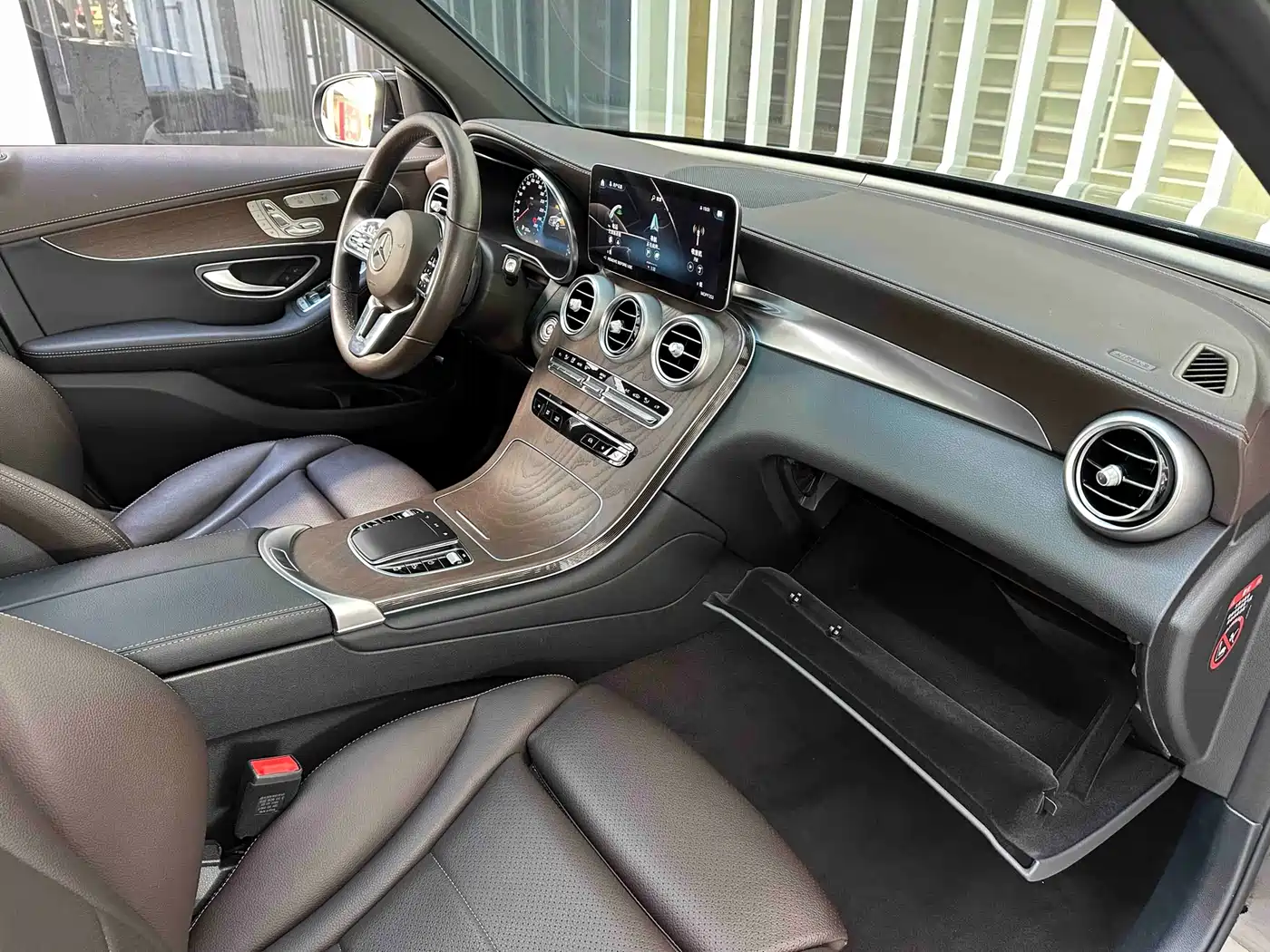 Mercedes-Benz GLC 2022 Facelift GLC 300 L 4MATIC Dynamic Collector's Edition фото 19